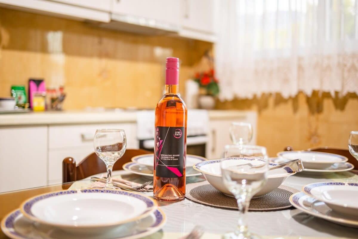 Seaside Family Haven - Avia'S Spacious Getaway מראה חיצוני תמונה
